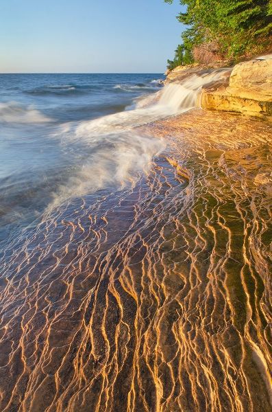 Elliot Falls flowing over layers of Au Train Formation sandstone at Miners Beach